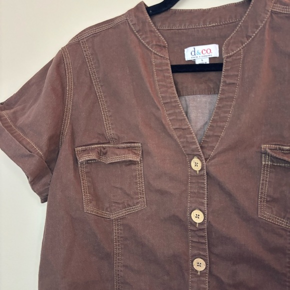 Denim & Co. Women’s Brown Button-Front Utility Shirt Size L - Picture 3 of 8